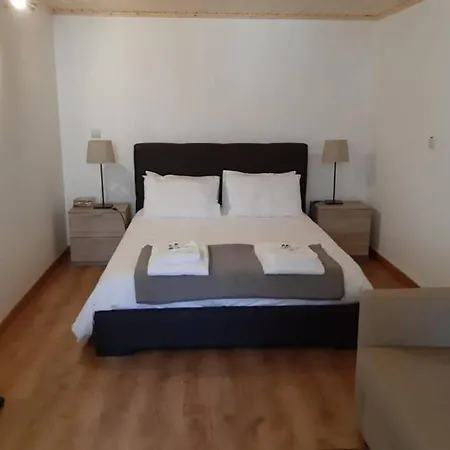 Aurora Papas דירה