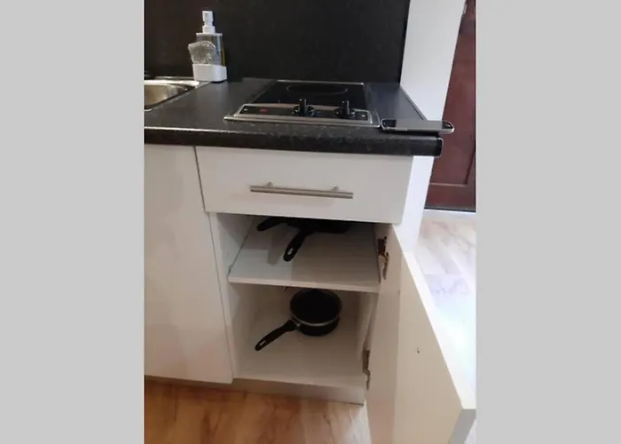 Aurora Papas דירה Provesende