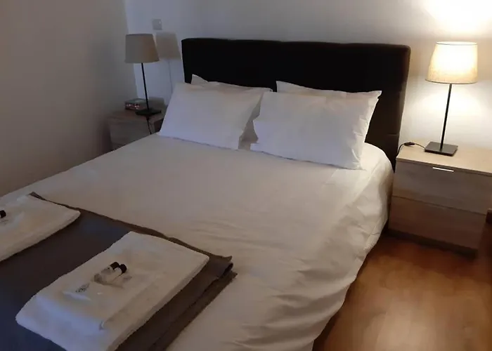 Aurora Papas Apartment Provesende